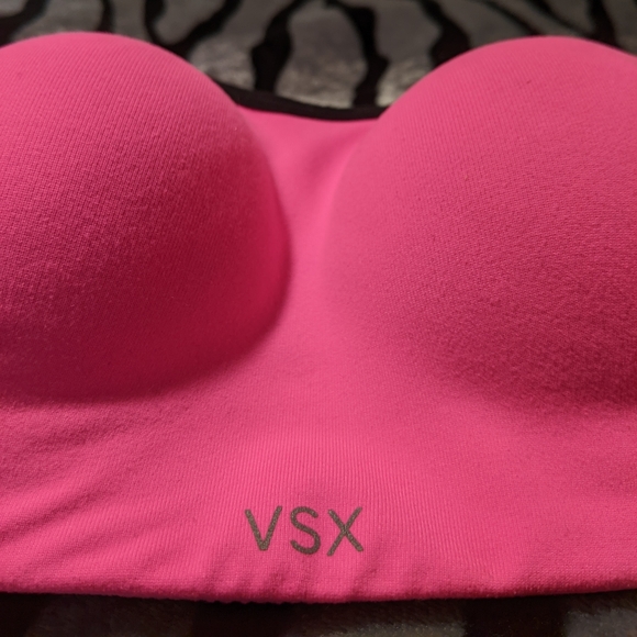 💓Victoria's Secret VSX sports bra 34B💓 - Picture 2 of 5